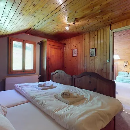 In A Chalet In Family Friendly And Cosy * Evolene